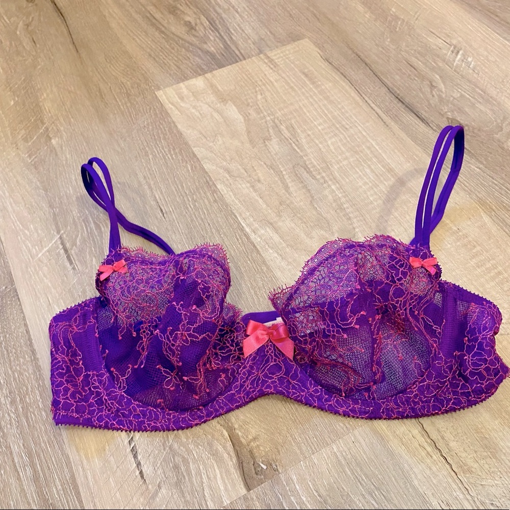 LA SENZA Sheer Lace Neon Bra